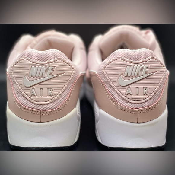 Nike Air Max 90 WMNS 'Barely Rose' NEW - Picture 4 of 5